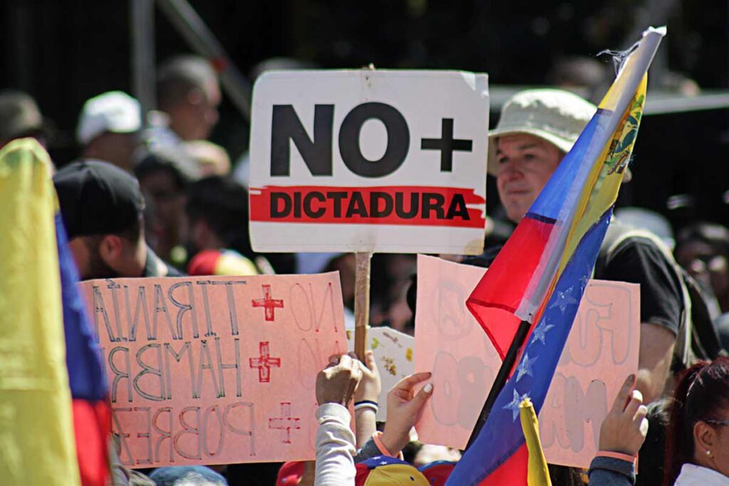 democrático protesta